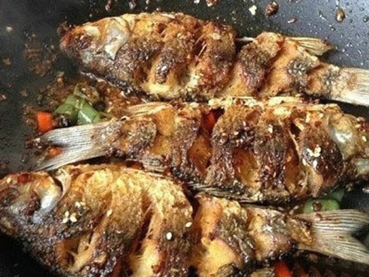 好吃到停不下筷子的香酥烤魚，做法簡單，少油少鹽，吃起來更健康