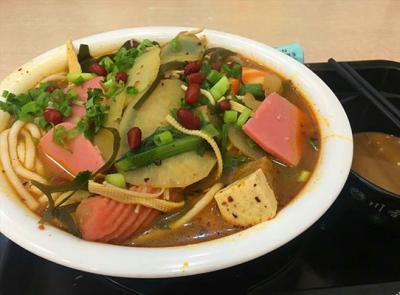 麻辣燙技術培訓哪家好？價格實惠口味多樣化